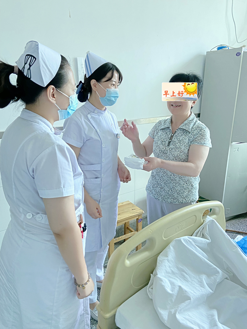强医德优服务 | 一支口红引发的护士职业荣誉感(图1)