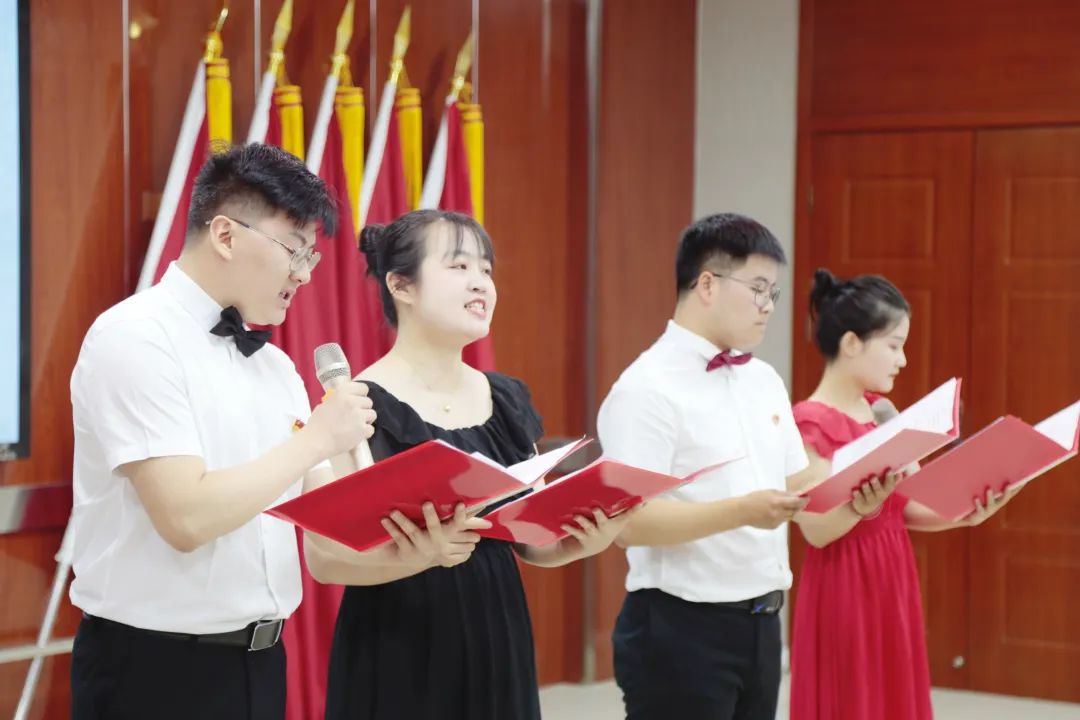 宝鸡市第二人民医院召开庆祝中国共产党成立102周年暨“两优一先”表彰大会(图23)